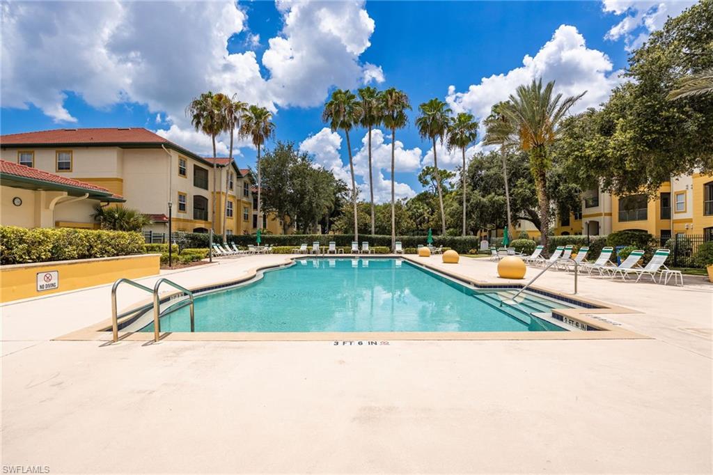 ROYAL GREENS - Residential
