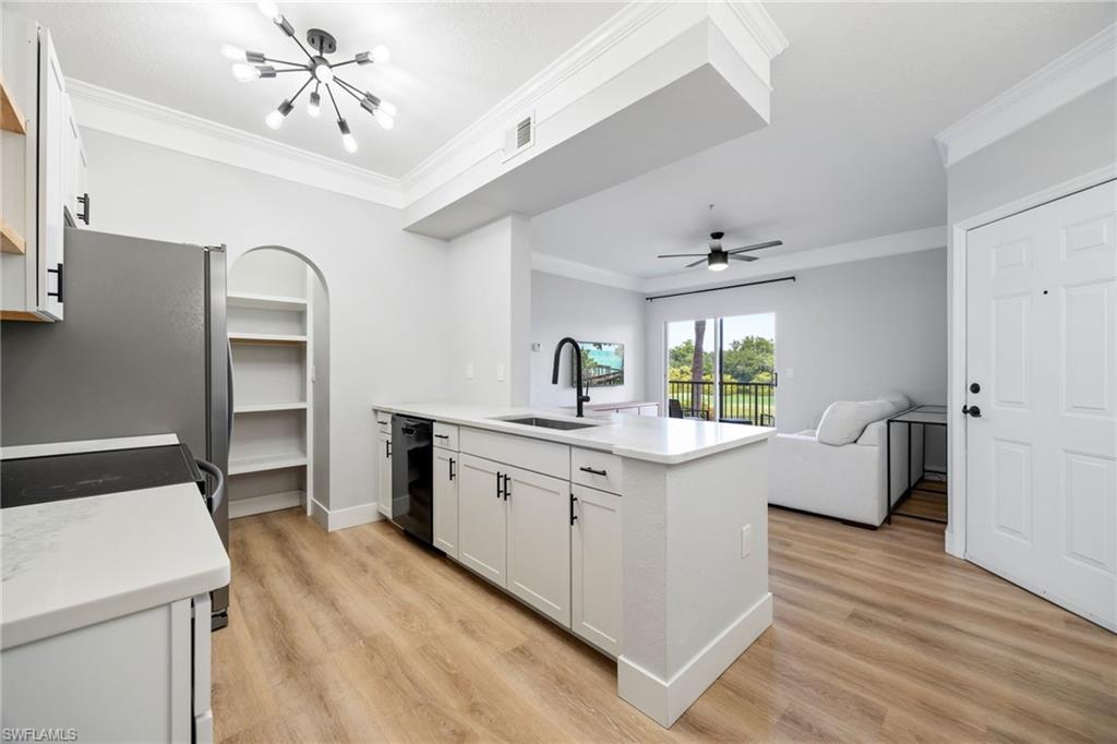 ROYAL GREENS - Residential
