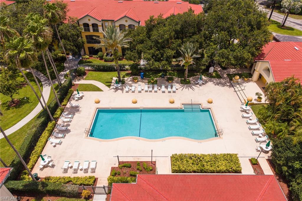 ROYAL GREENS - Residential