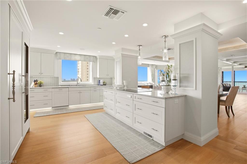 CARLYSLE AT BAY COLONY - Residential