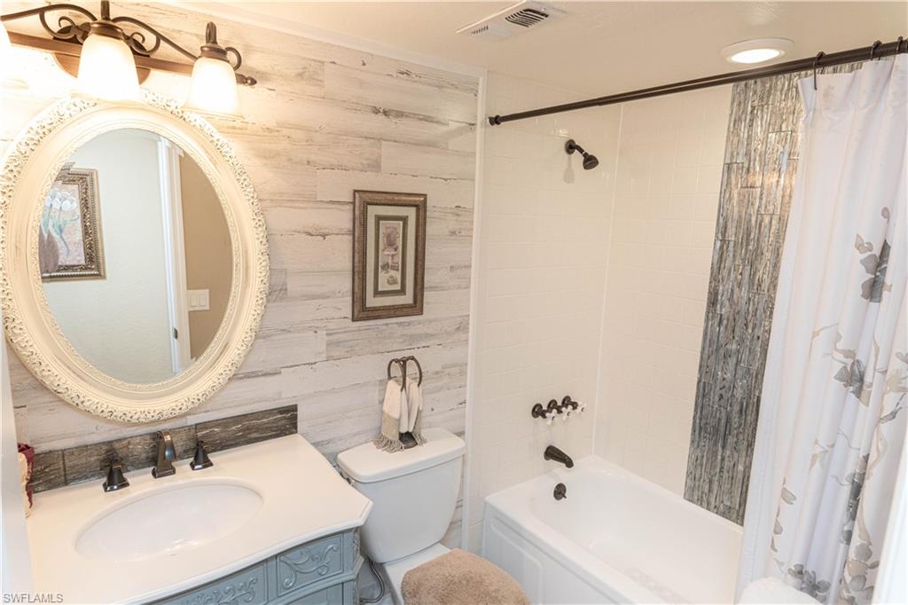 SEVEN LAKES - Residential