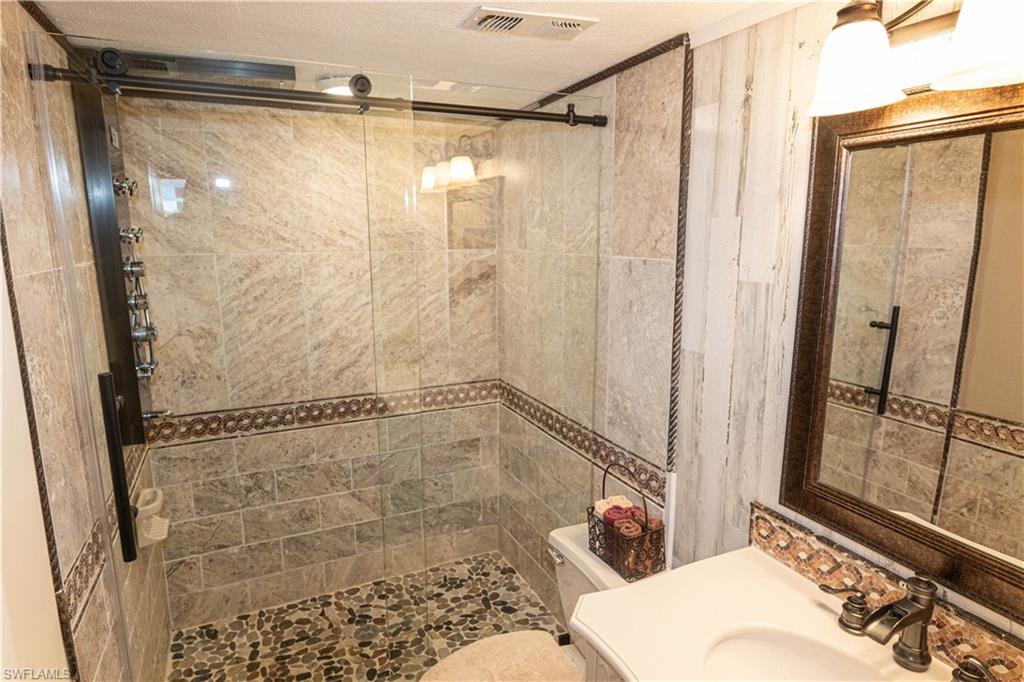 SEVEN LAKES - Residential