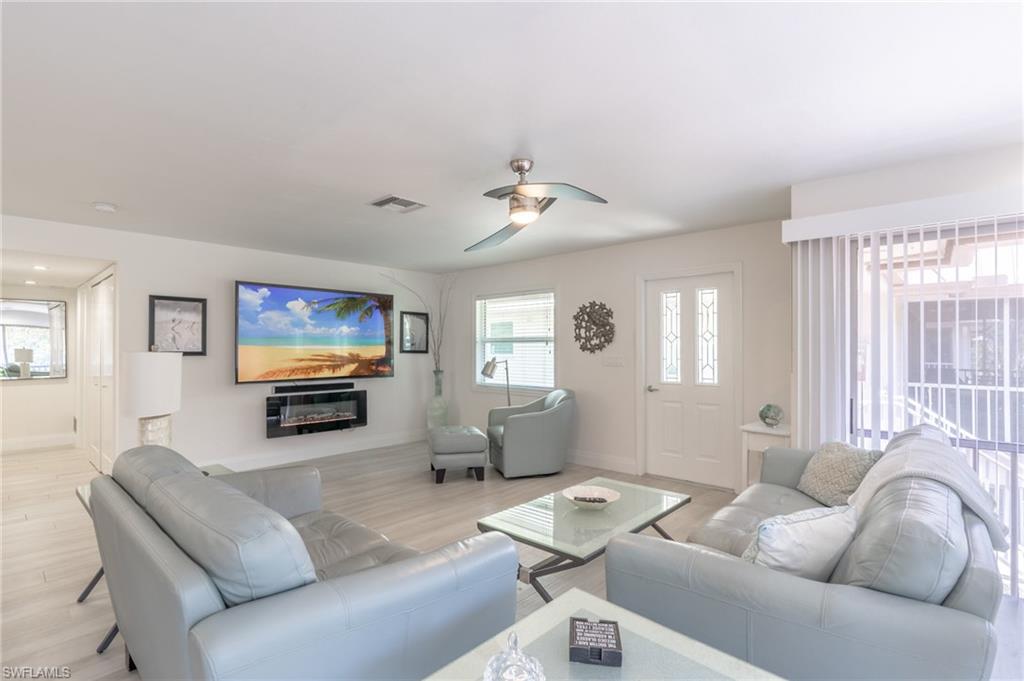 ROYAL BAY VILLAS - Residential