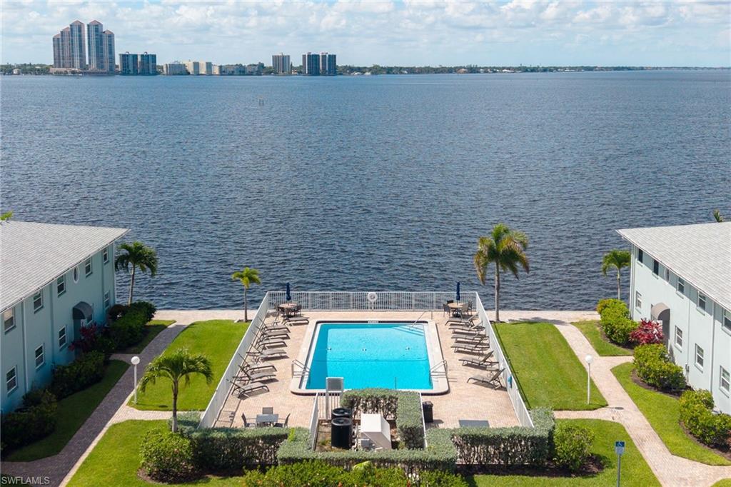 PALMS AT WATERS EDGE - Residential