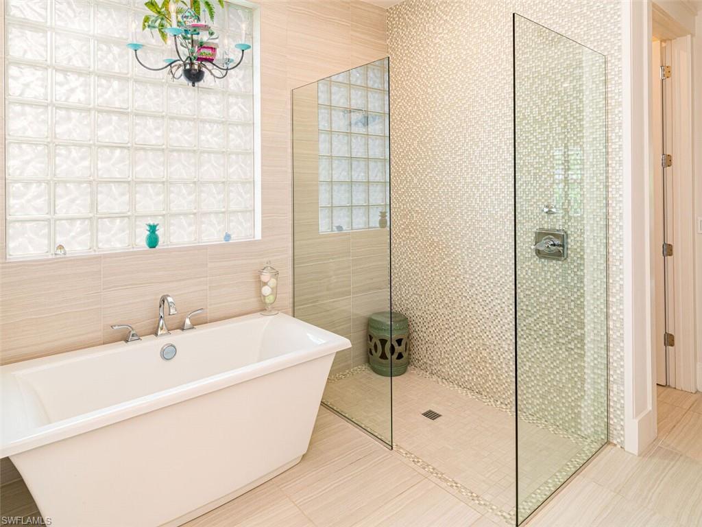 AQUALANE SHORES - Residential