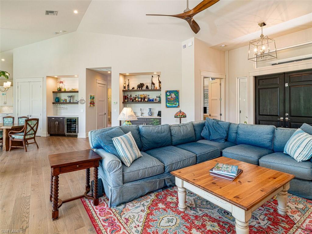 AQUALANE SHORES - Residential