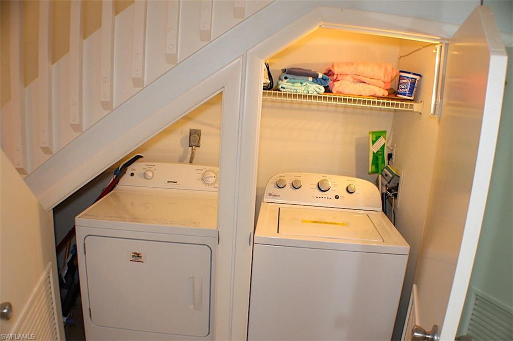 CLAMSHELL CONDO - Residential