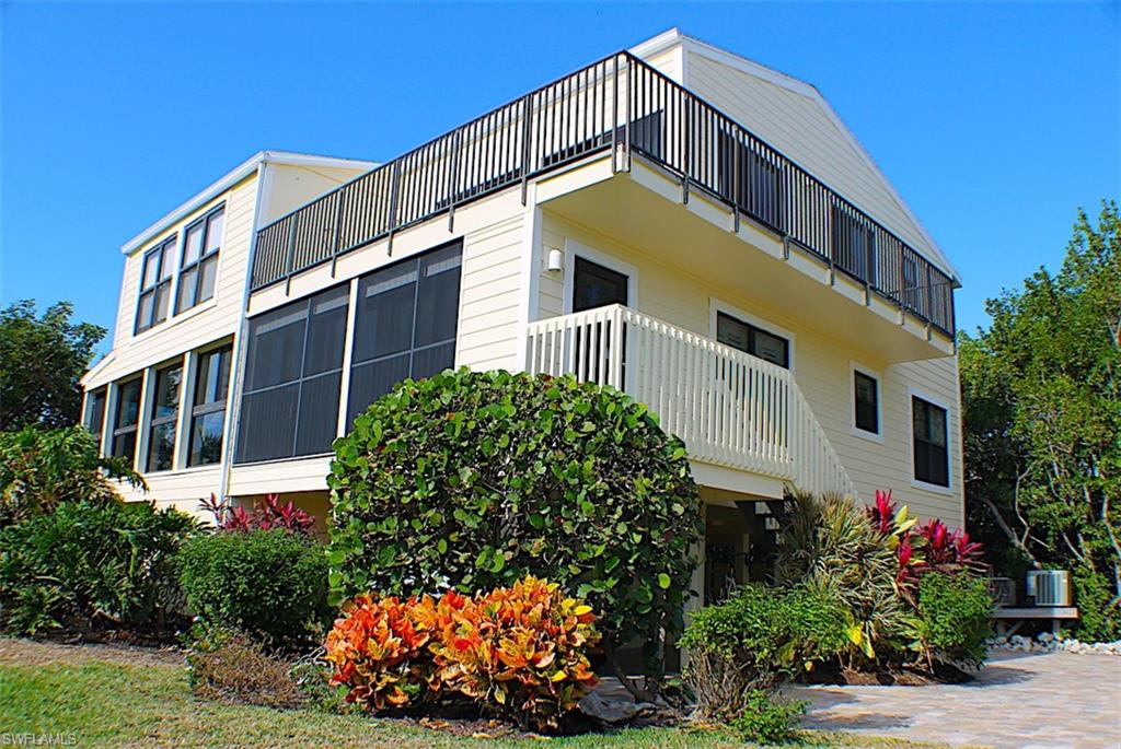 CLAMSHELL CONDO - Residential