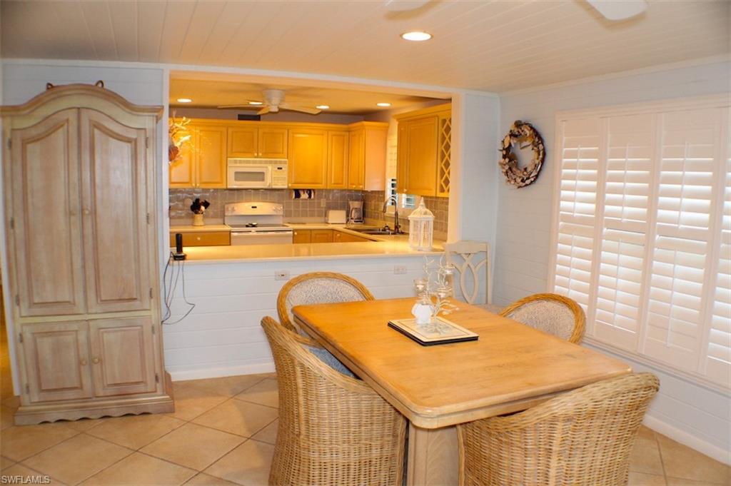 CLAMSHELL CONDO - Residential