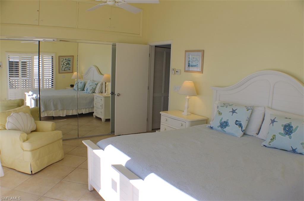 CLAMSHELL CONDO - Residential