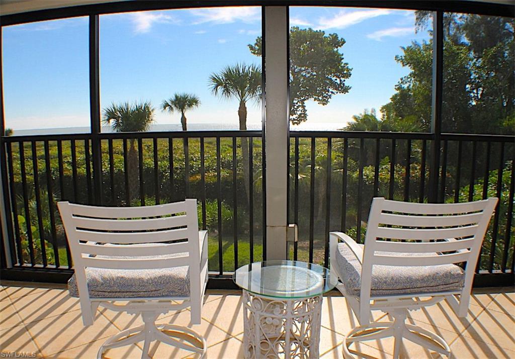 CLAMSHELL CONDO - Residential