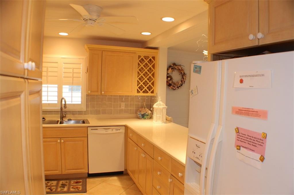 CLAMSHELL CONDO - Residential