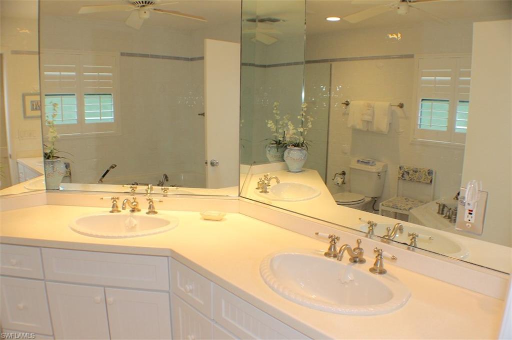 CLAMSHELL CONDO - Residential