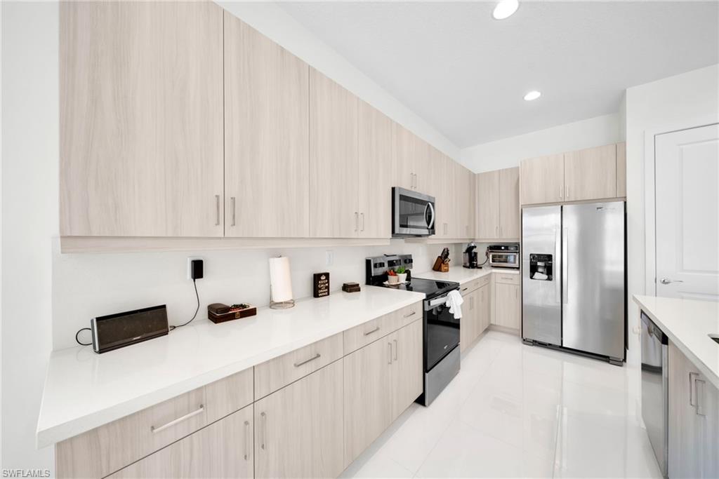 MAPLE RIDGE RESERVE - Residential