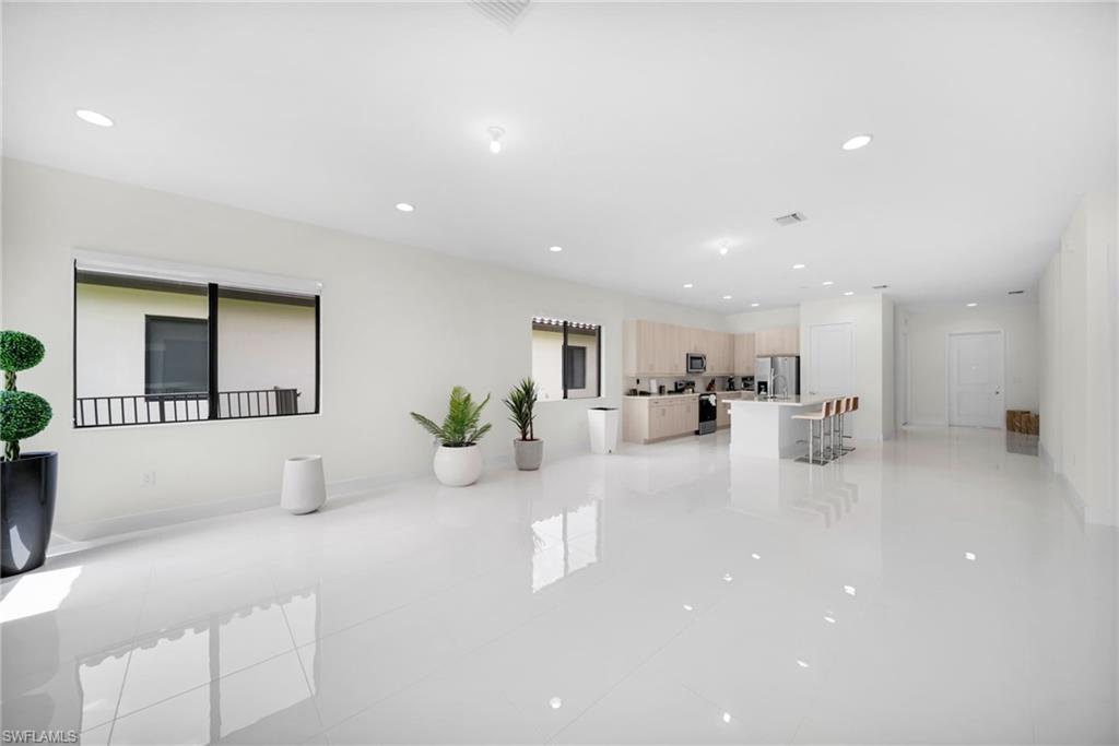 MAPLE RIDGE RESERVE - Residential