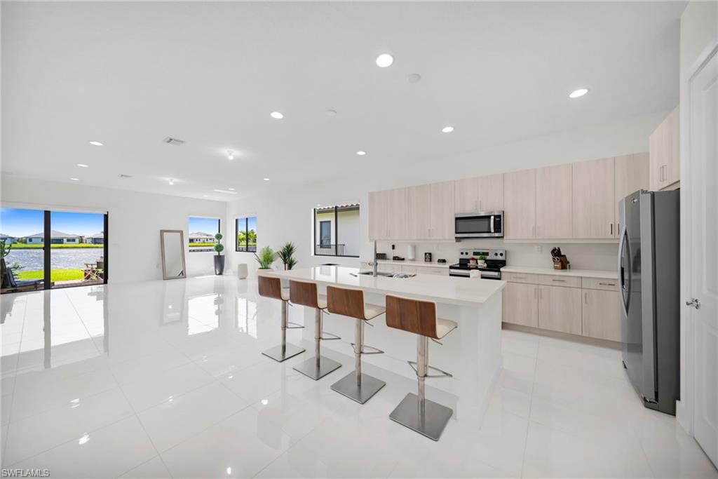 MAPLE RIDGE RESERVE - Residential