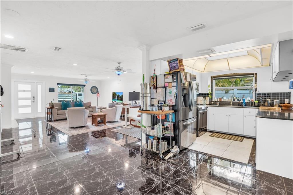 NAPLES PARK - Residential