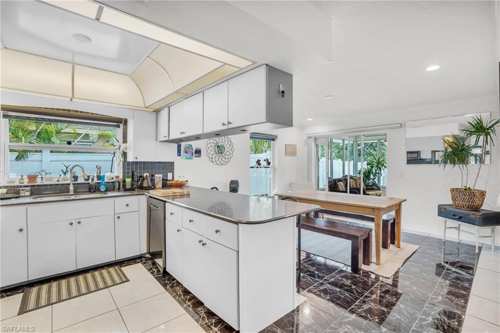 NAPLES PARK - Residential