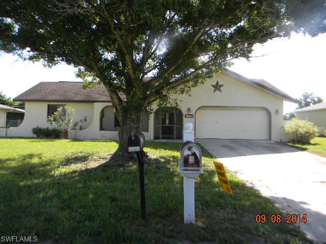SW Cape Location! close to all amenities including the library, shopping and transportation.  Hurry this 3 bedroom 2 bath home won't last long