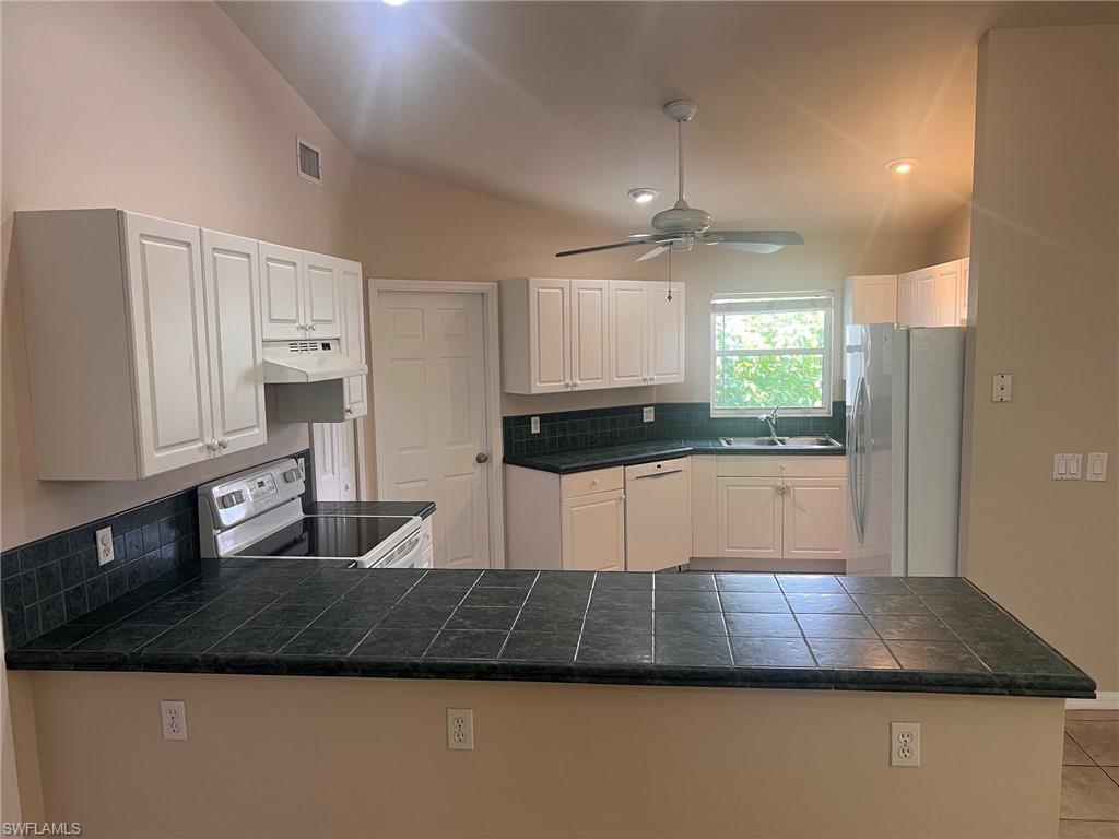CAPE CORAL - Residential Lease