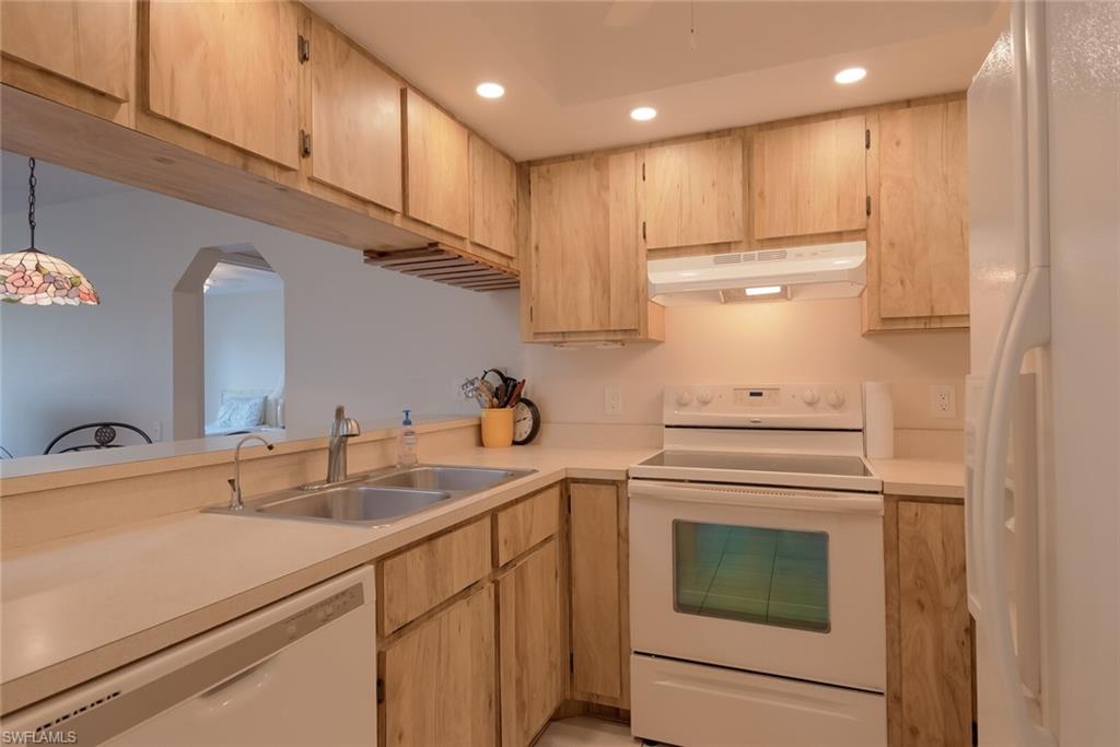 WATERS EDGE OF CAPE CORAL CONDOMINIUM - Residential
