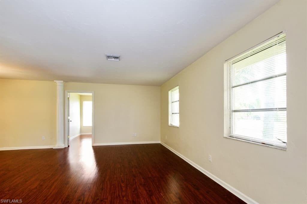 WILLOUGHBY ACRES - Residential