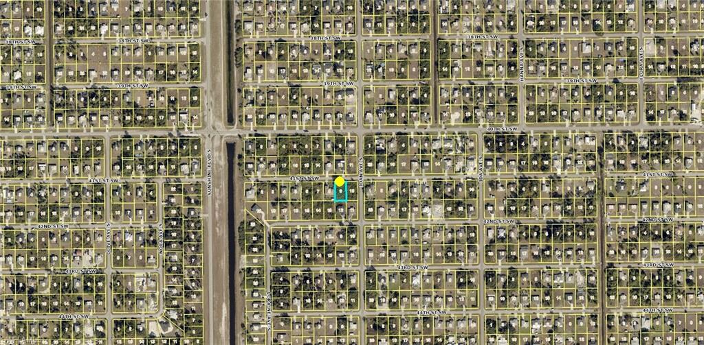 LEHIGH ACRES - Land