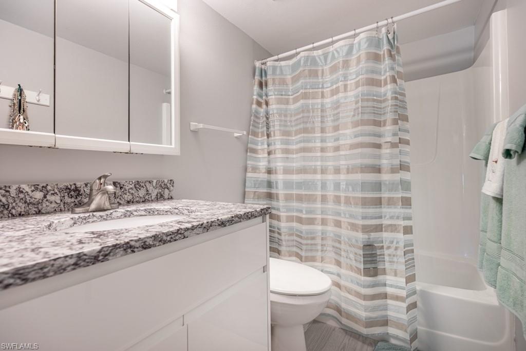 SEVEN LAKES - Residential