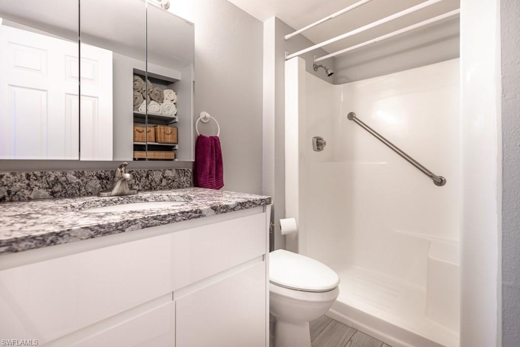 SEVEN LAKES - Residential