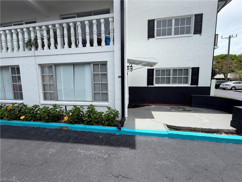 WINDSOR WEST - Residential