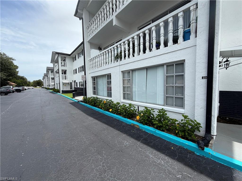 WINDSOR WEST - Residential