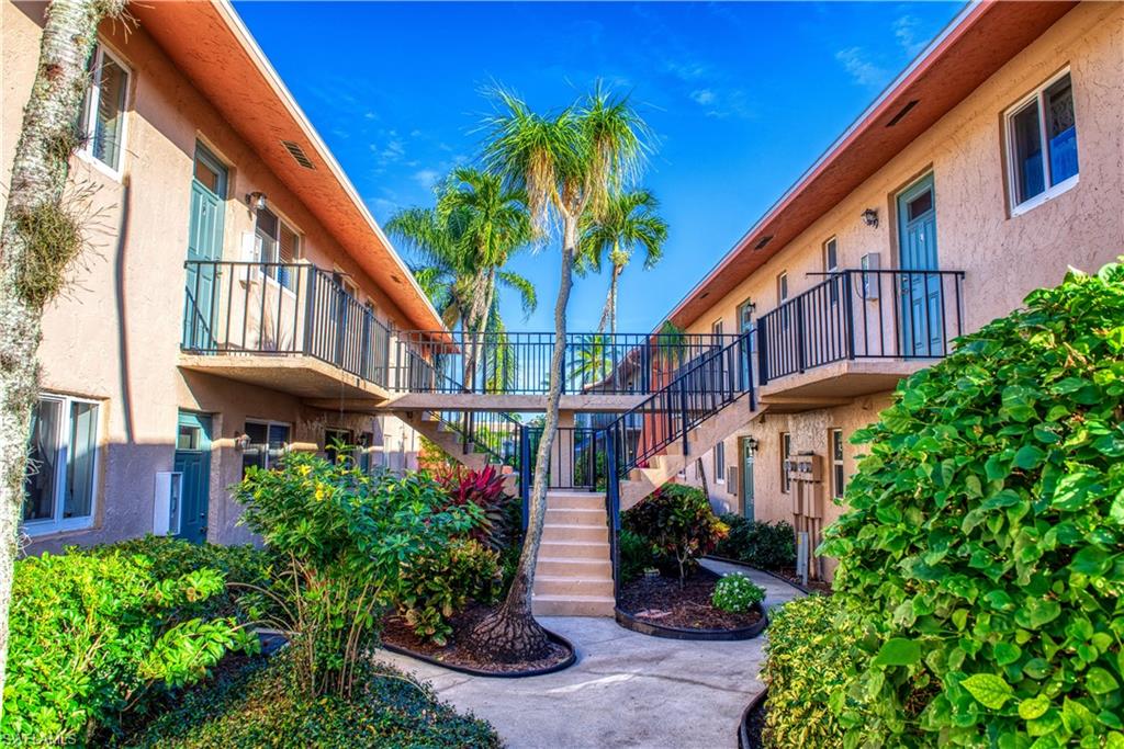 GLADES COUNTRY CLUB - Residential