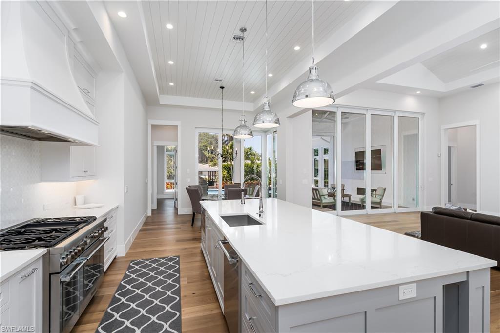 ROYAL HARBOR - Residential