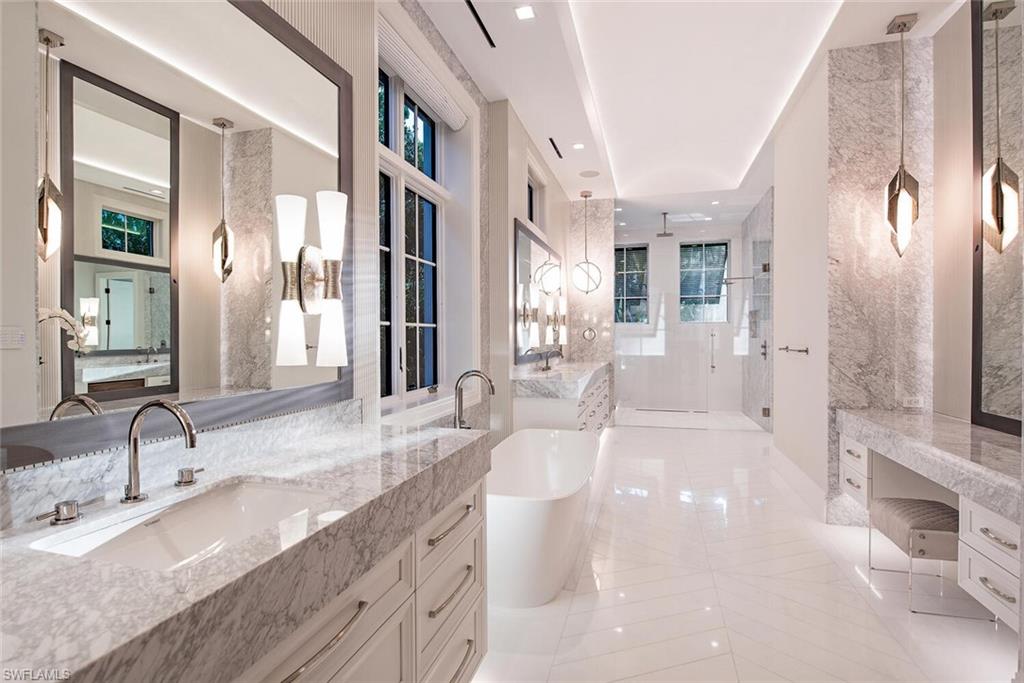AQUALANE SHORES - Residential