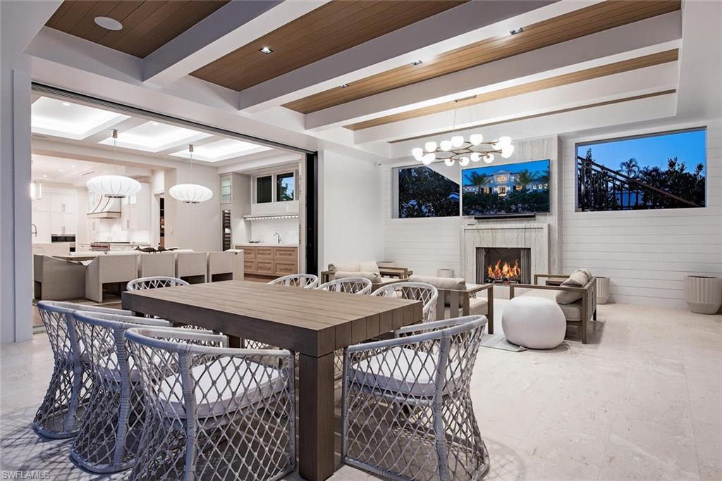 AQUALANE SHORES - Residential