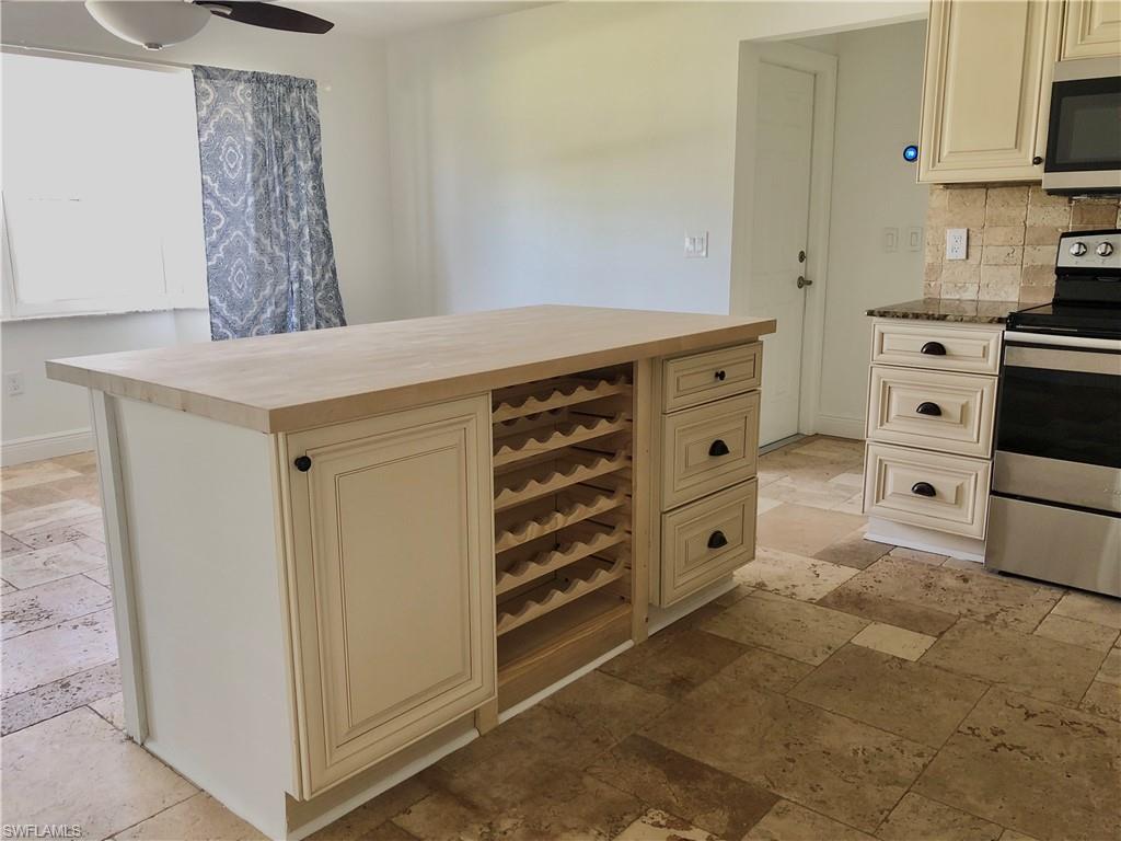 CYPRESS LAKE ESTATES - Residential