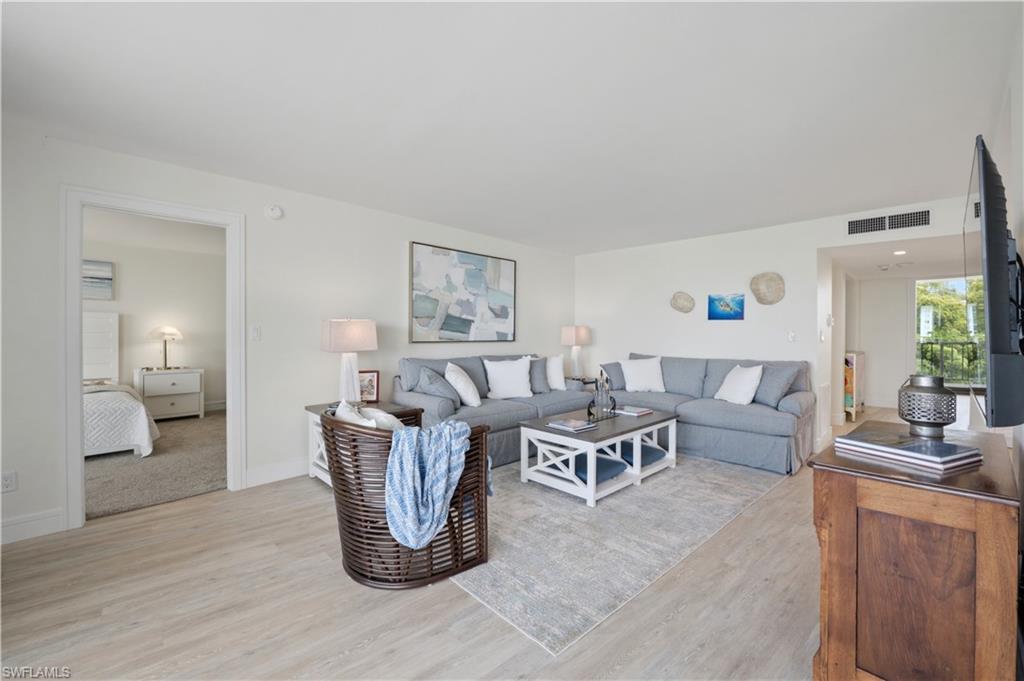ADMIRALTY POINT - Residential
