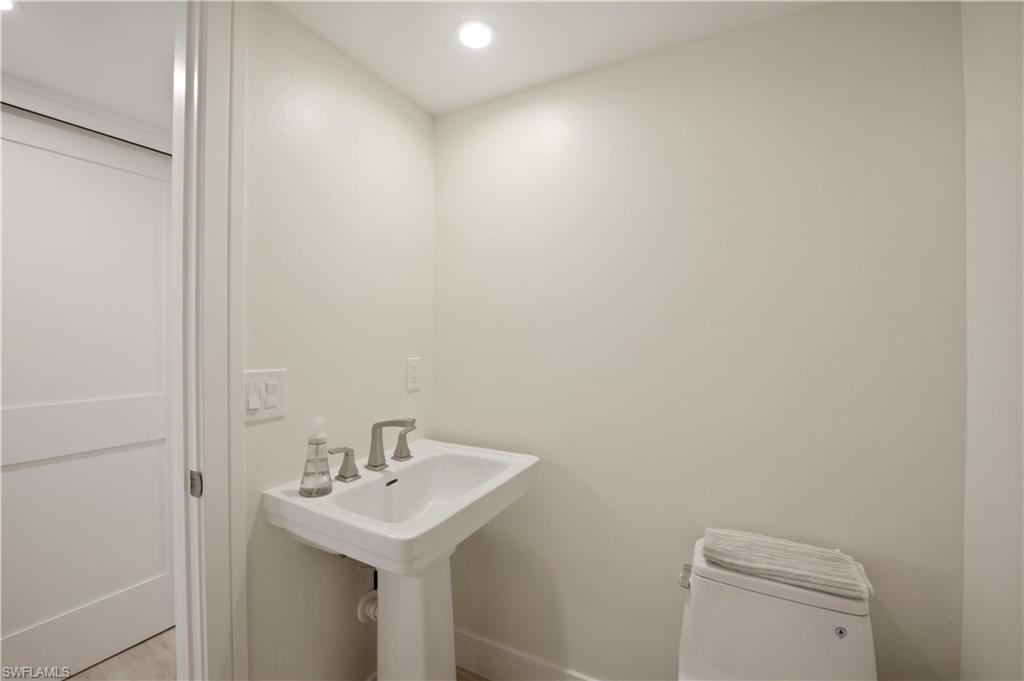 ADMIRALTY POINT - Residential