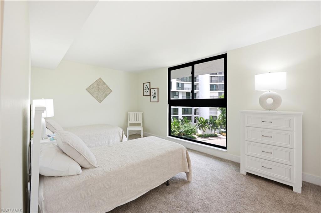 ADMIRALTY POINT - Residential