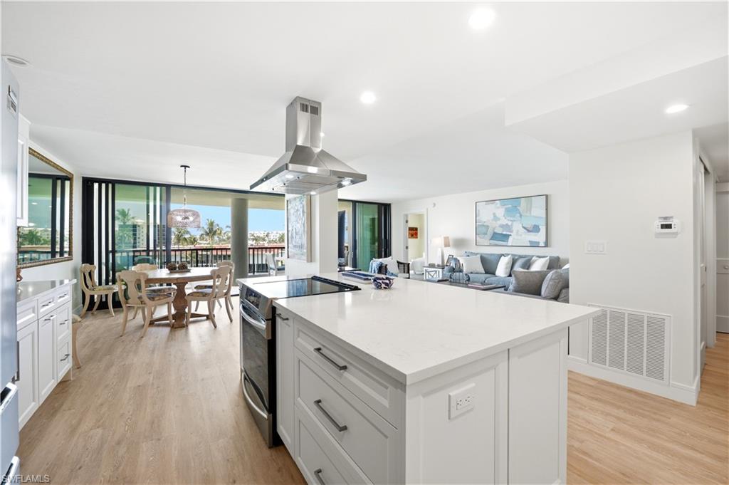 ADMIRALTY POINT - Residential