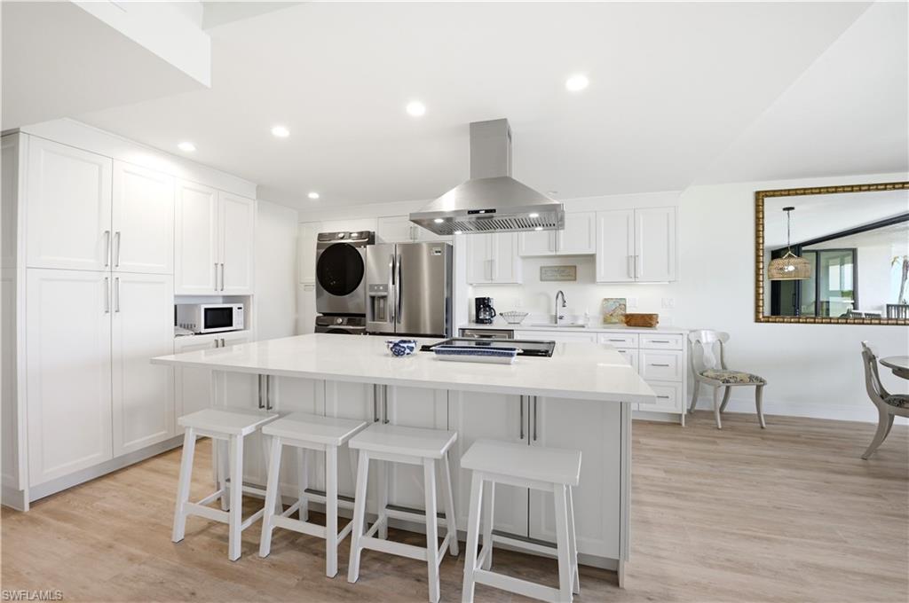 ADMIRALTY POINT - Residential