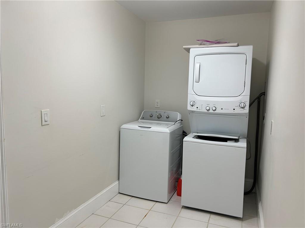 LITTLE HICKORY SHORES - Residential Lease