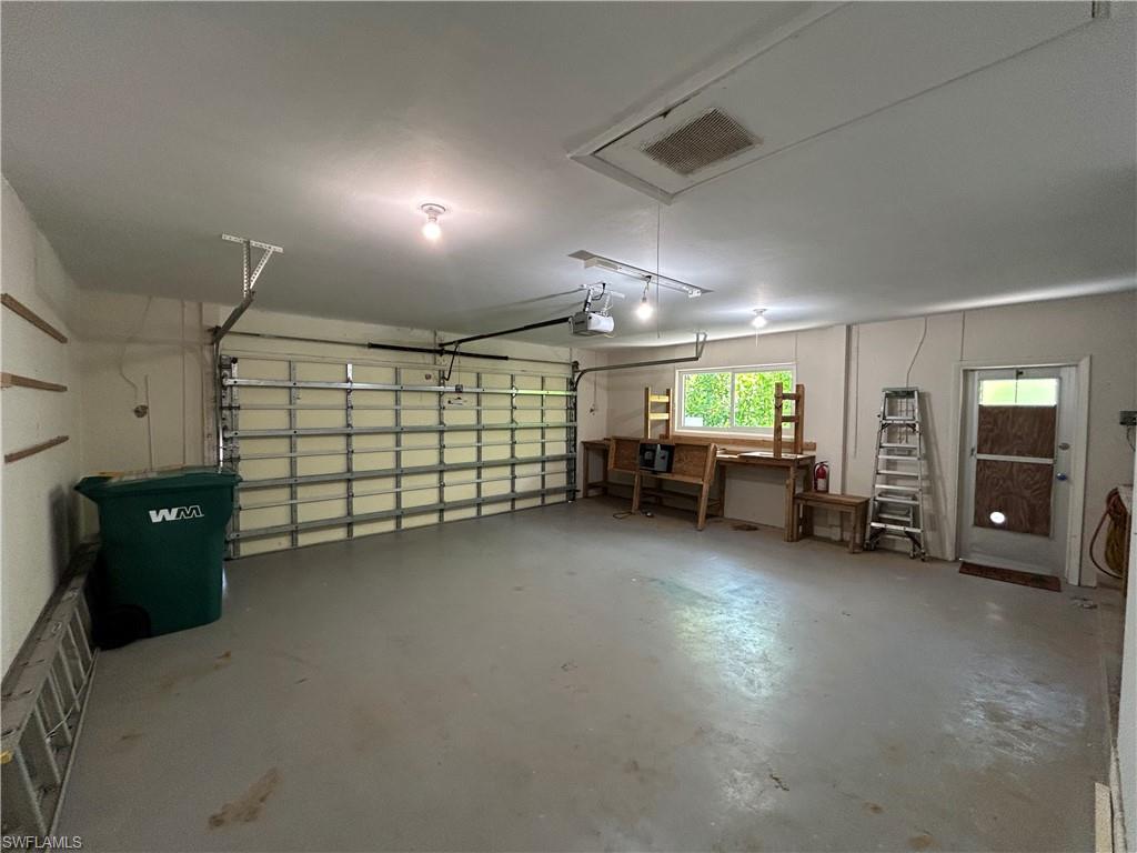 LITTLE HICKORY SHORES - Residential Lease