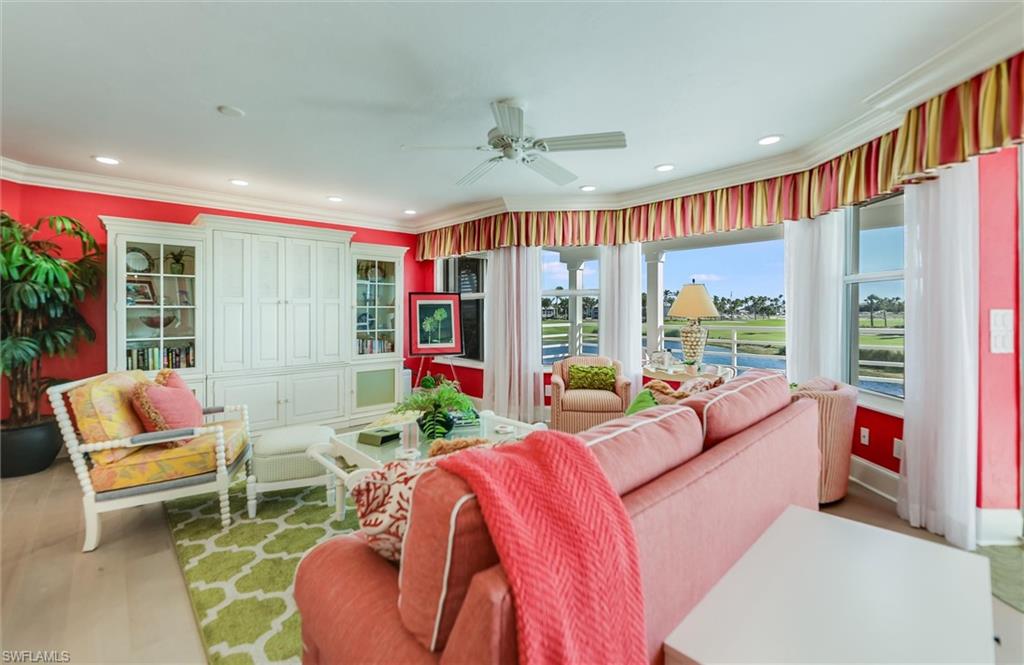 LAND'S END - Residential