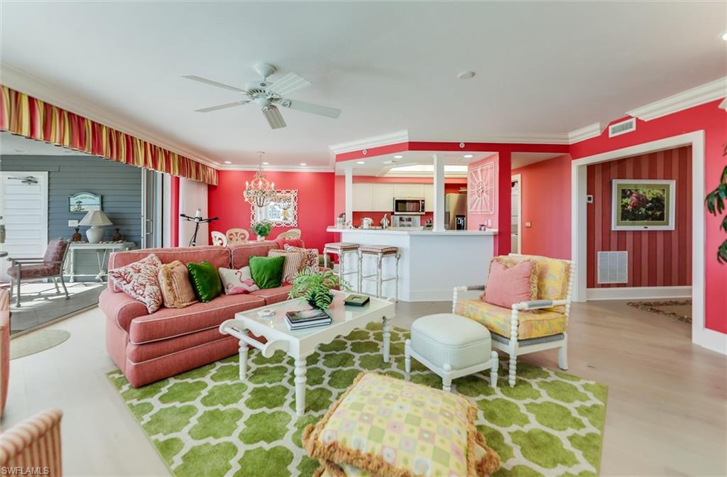 LAND'S END - Residential
