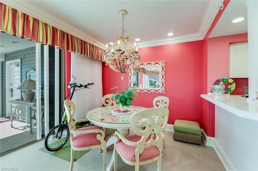 LAND'S END - Residential