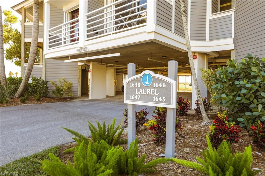 LAND'S END - Residential