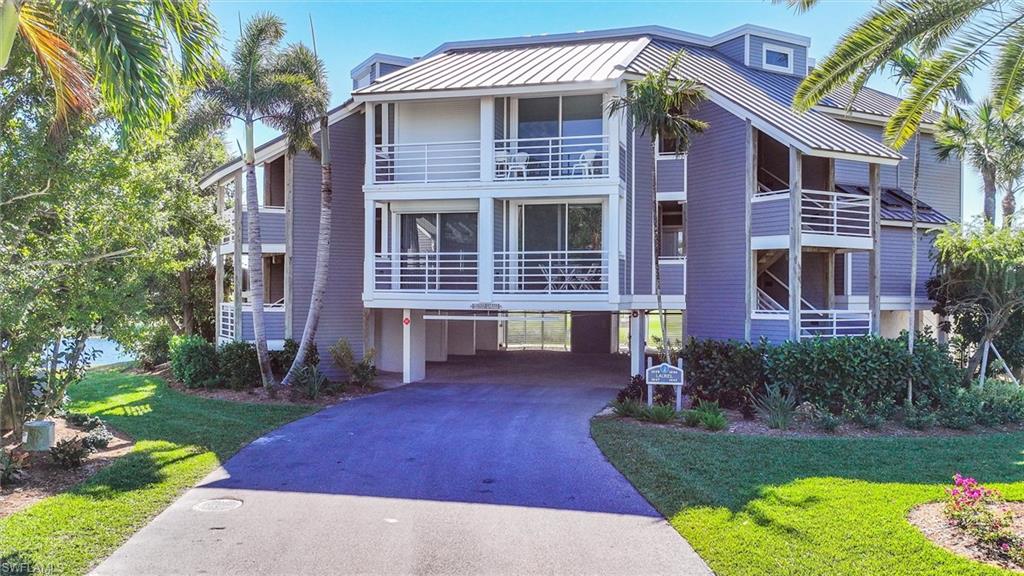 LAND'S END - Residential