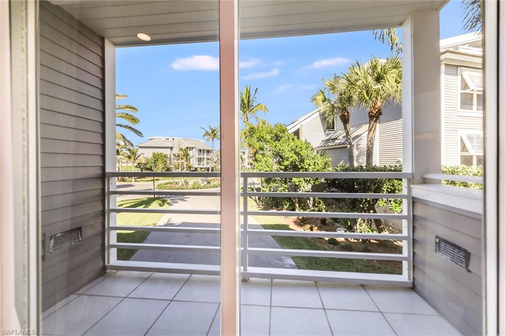 LAND'S END - Residential