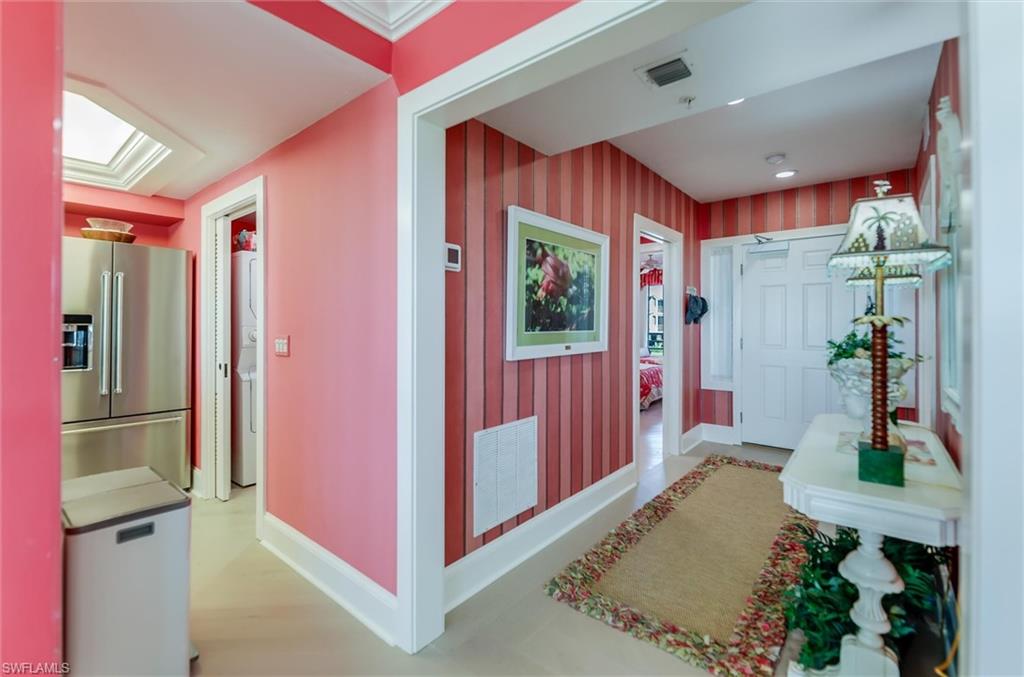 LAND'S END - Residential